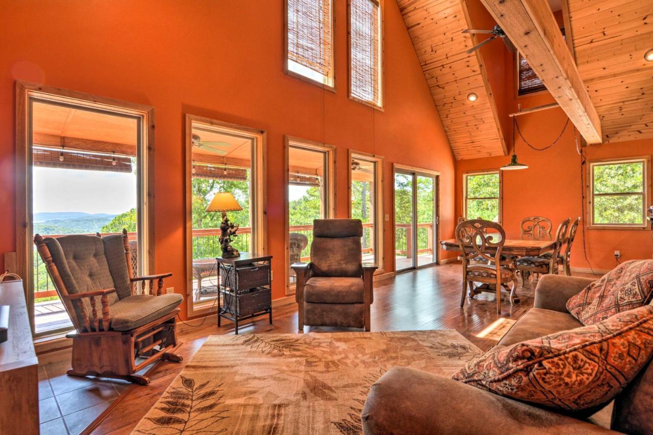 Spacious Log Cabin With Fire Pit And Game Room! Eureka Springs Kültér fotó