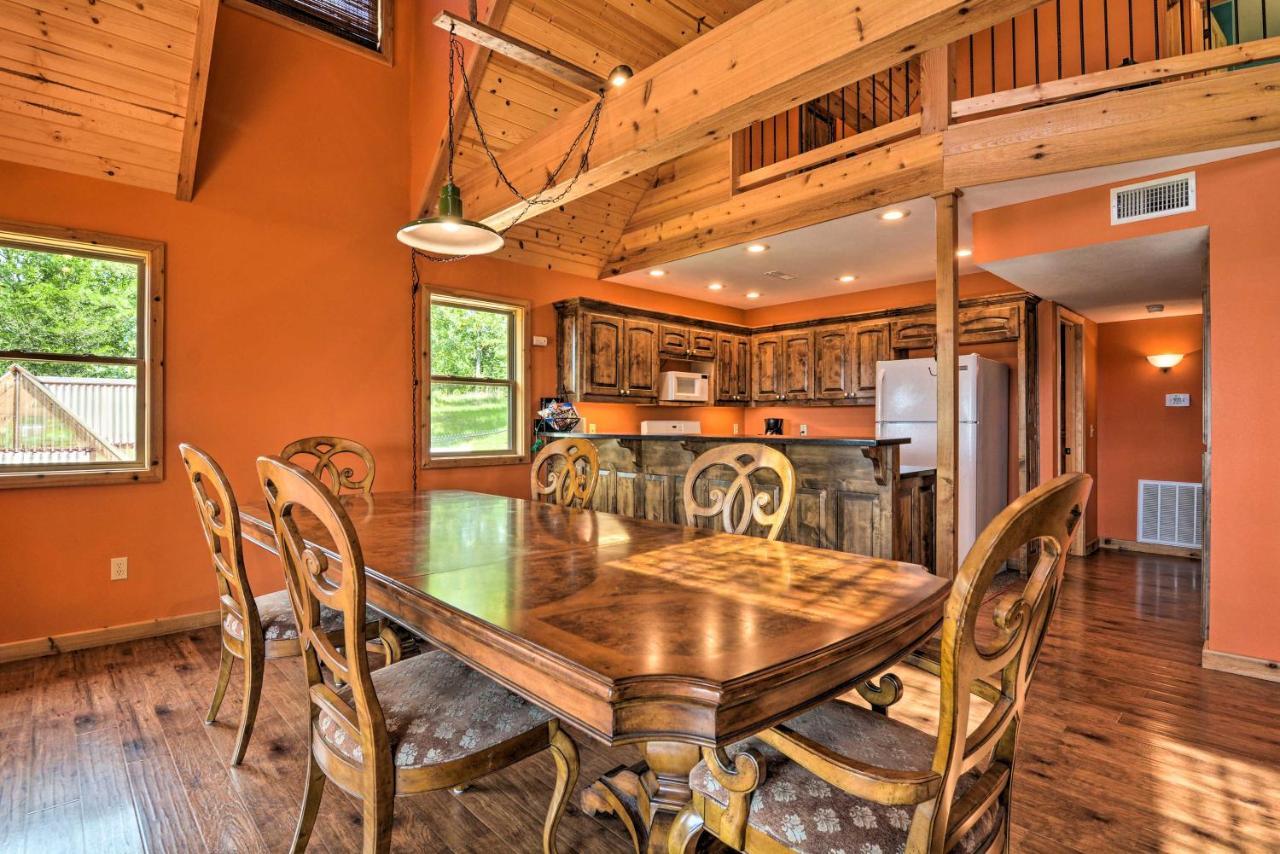 Spacious Log Cabin With Fire Pit And Game Room! Eureka Springs Kültér fotó