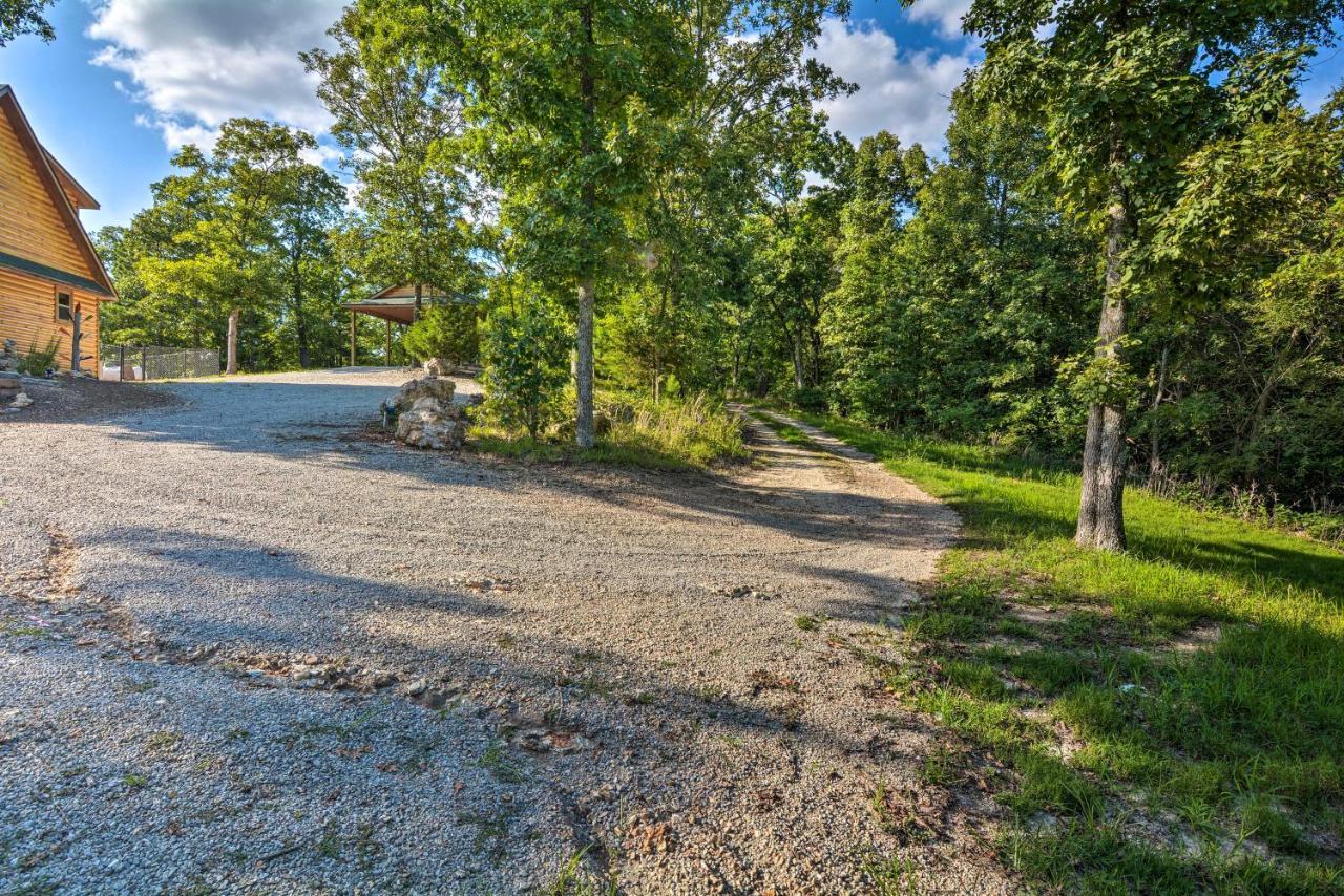 Spacious Log Cabin With Fire Pit And Game Room! Eureka Springs Kültér fotó