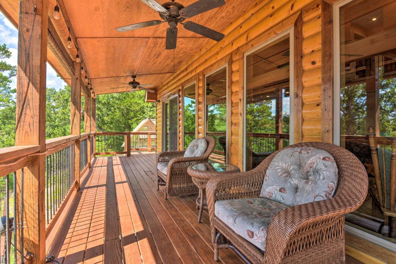 Spacious Log Cabin With Fire Pit And Game Room! Eureka Springs Kültér fotó