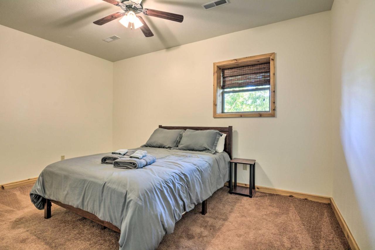 Spacious Log Cabin With Fire Pit And Game Room! Eureka Springs Kültér fotó