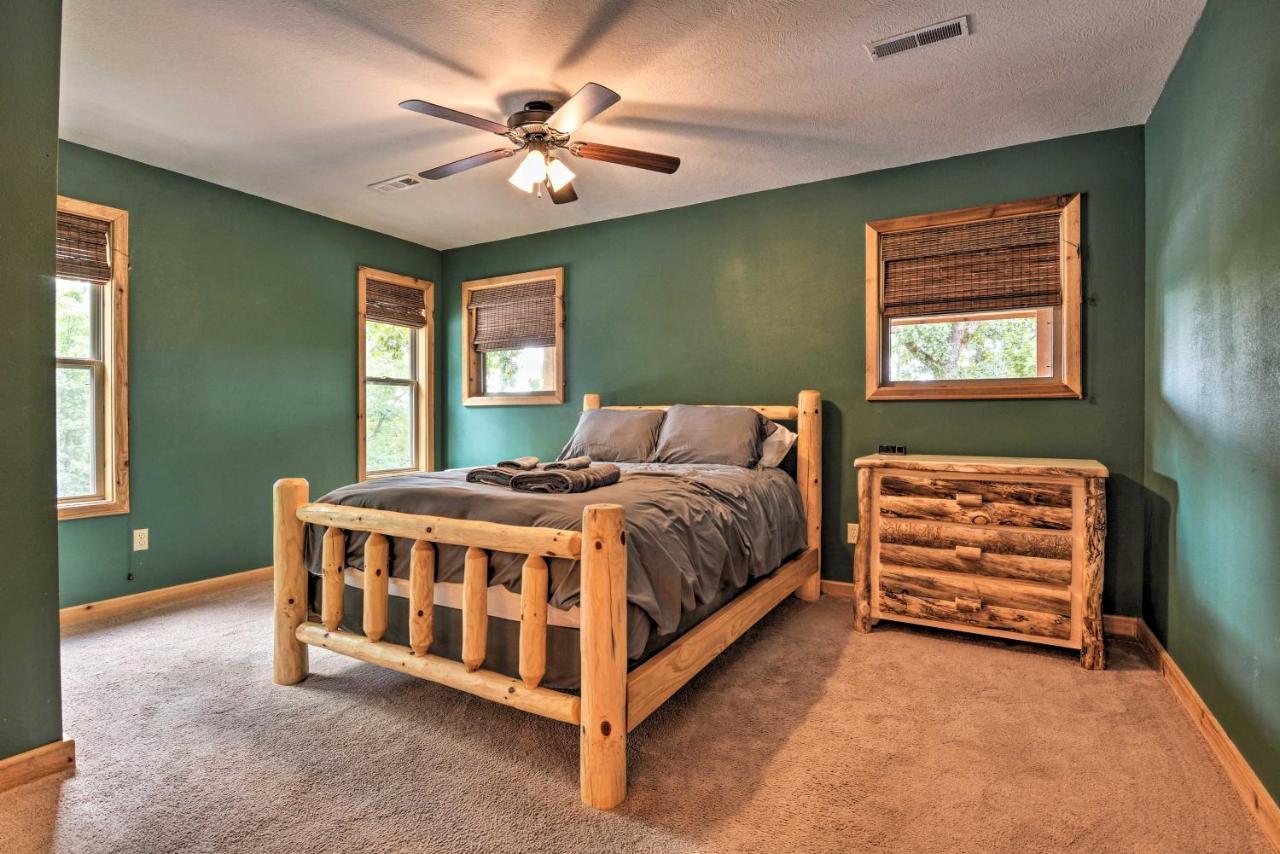 Spacious Log Cabin With Fire Pit And Game Room! Eureka Springs Kültér fotó